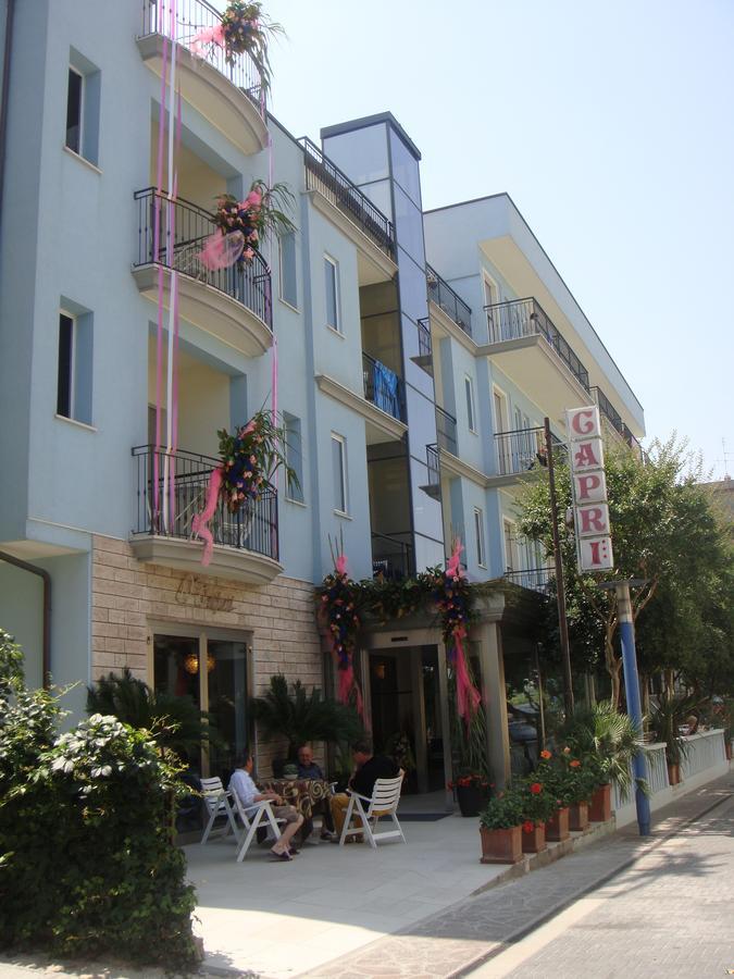 Hotel Capri Белариа-Игеа Марина Екстериор снимка