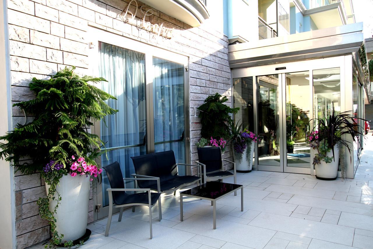 Hotel Capri Белариа-Игеа Марина Екстериор снимка