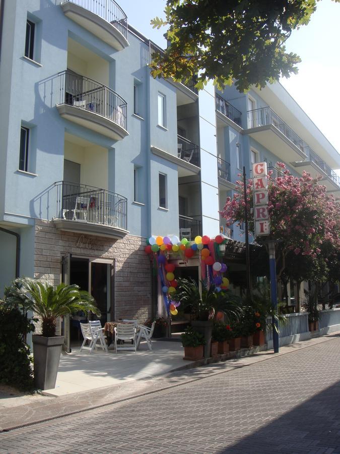Hotel Capri Белариа-Игеа Марина Екстериор снимка
