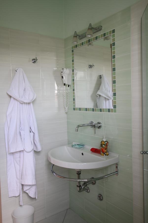 Hotel Capri Белариа-Игеа Марина Екстериор снимка