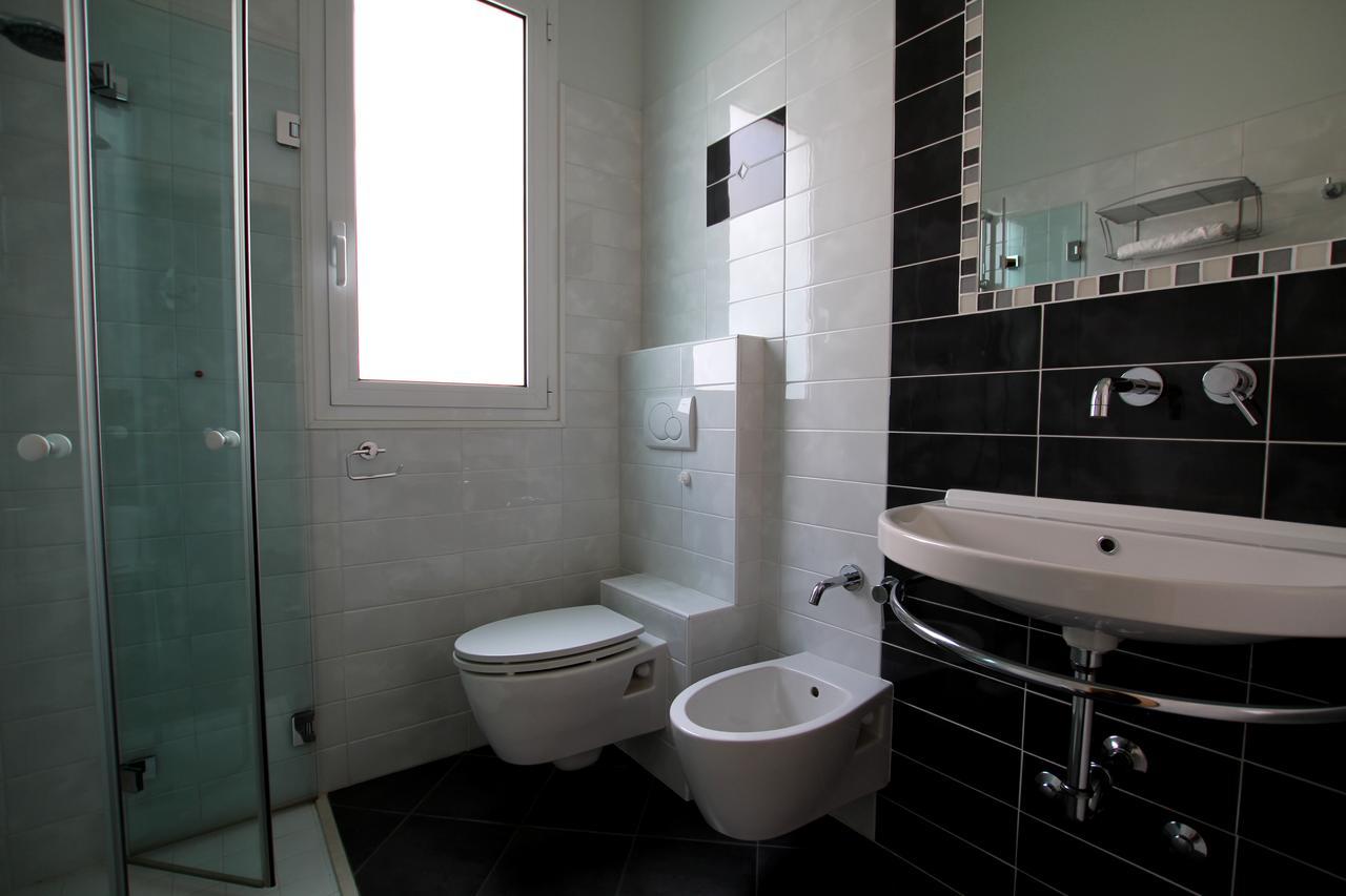 Hotel Capri Белариа-Игеа Марина Екстериор снимка
